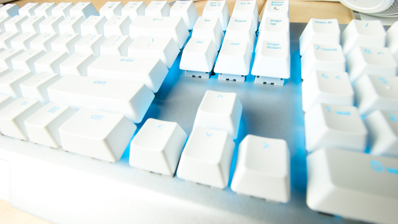 Illustration for article titled Razer Gear Looks Really Nice In White